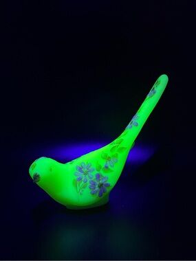 Fenton uranium Pale Yellow Glass Bird with white Floral Accents          I GLOW
